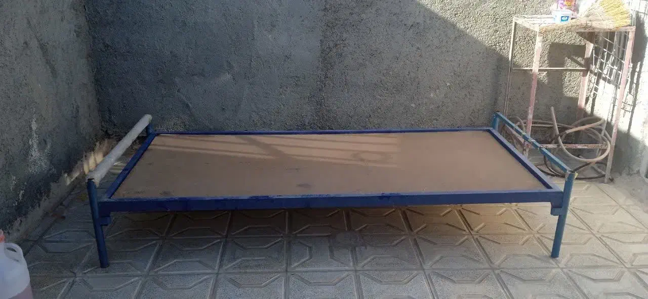 تخت یک نفره آهن محکم|تخت و سرویس خواب|چناران, |دیوار