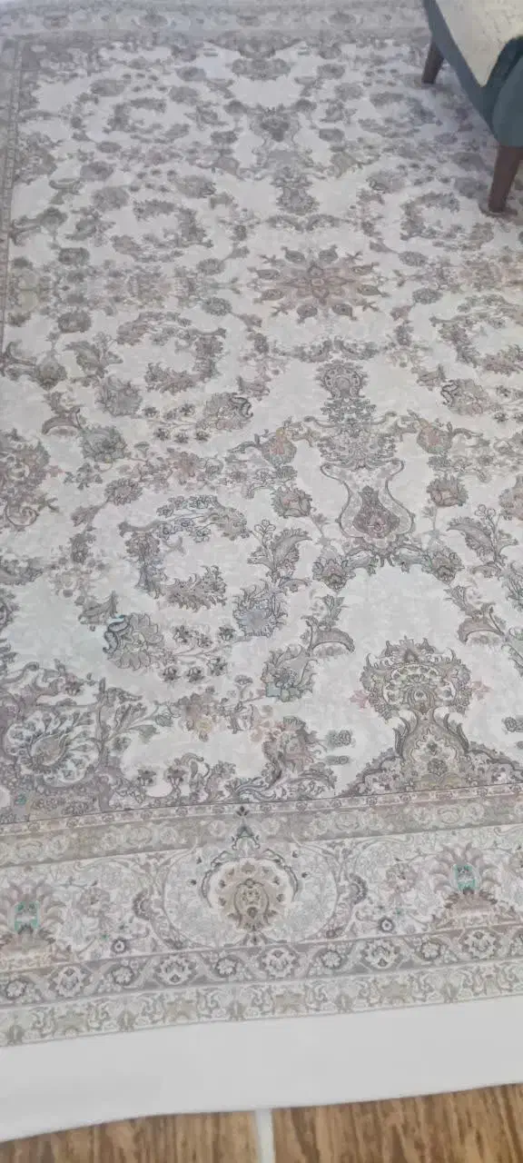 روی فرشی کش دار|فرش|وحیدیه, |دیوار