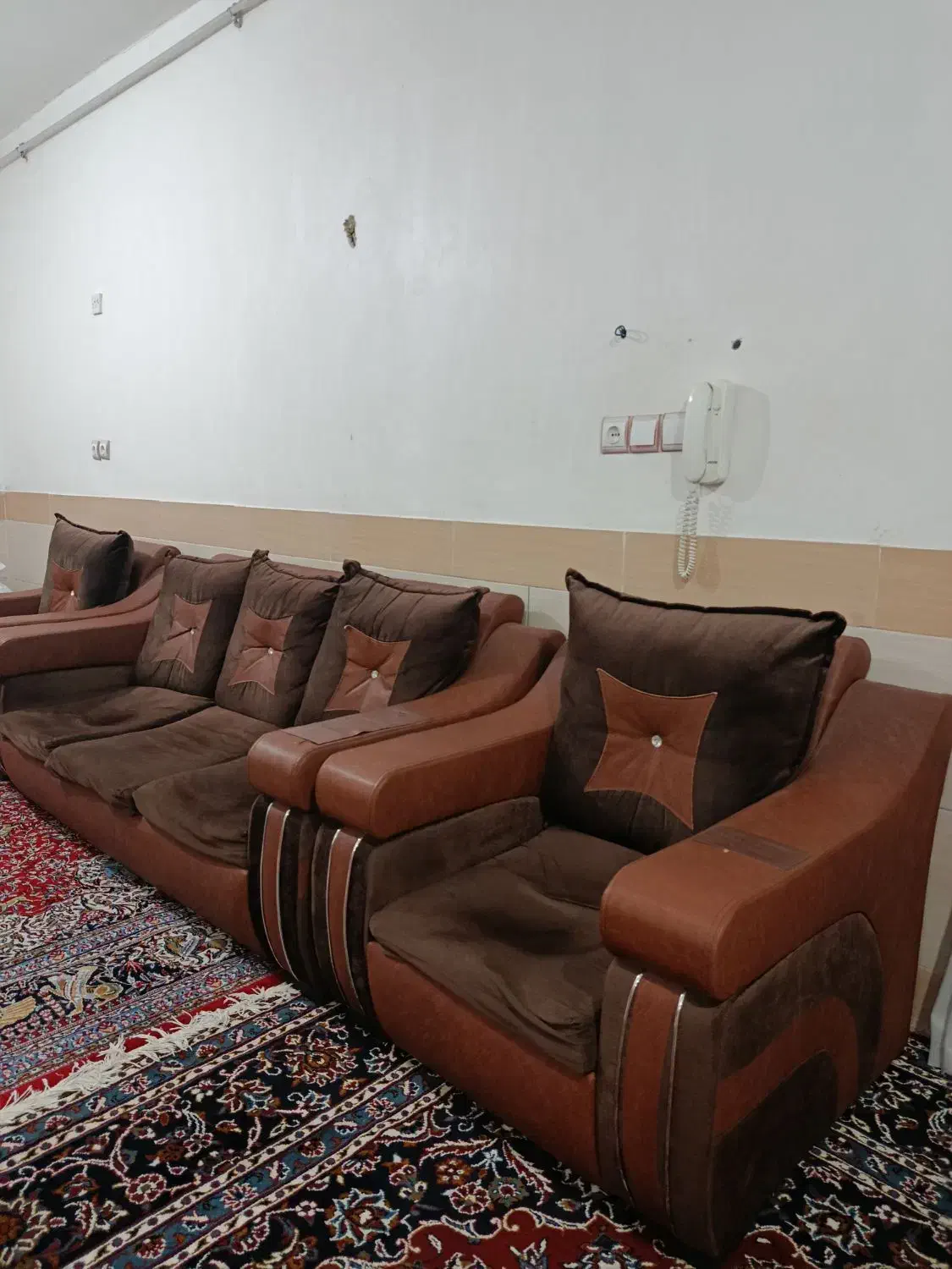 مبل ۷ نفره|مبلمان خانگی و میز عسلی|دوگنبدان, |دیوار