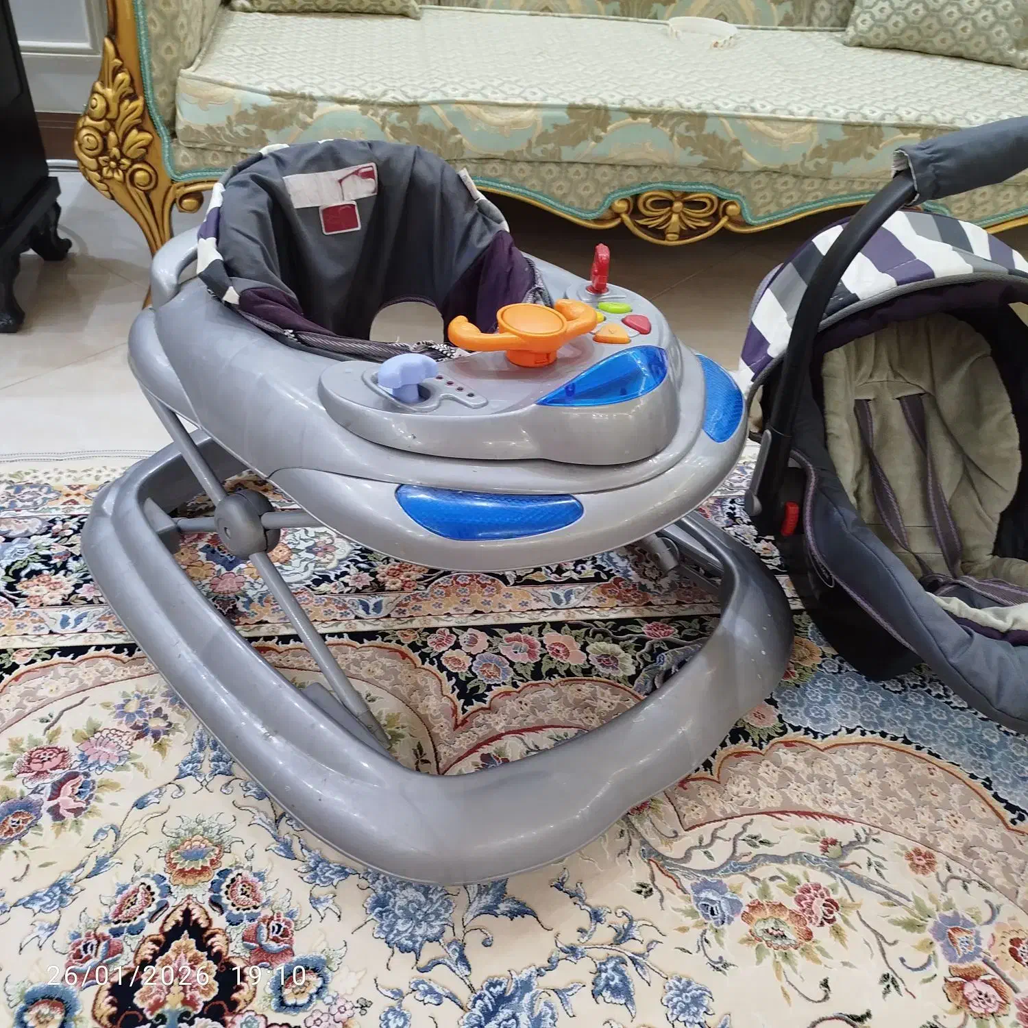 کریر و روروئک|کالسکه و لوازم جانبی|مشهد, کشف|دیوار