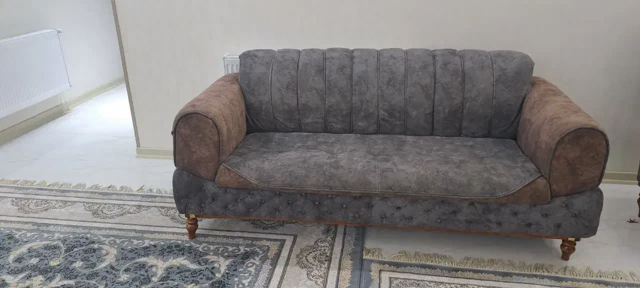 مبل هشت نفره با ۶ تامیز عسلی و یک میز جلو مبلی|مبلمان خانگی و میز عسلی|خمینیشهر, |دیوار