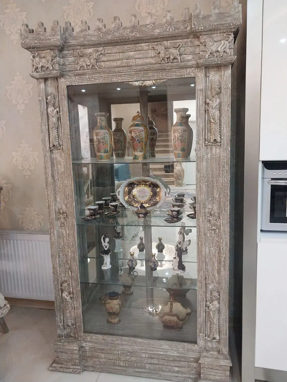 ویترین پتینه کاری چوب راش|بوفه، ویترین، کنسول|شاهینشهر, گزبرخوار|دیوار