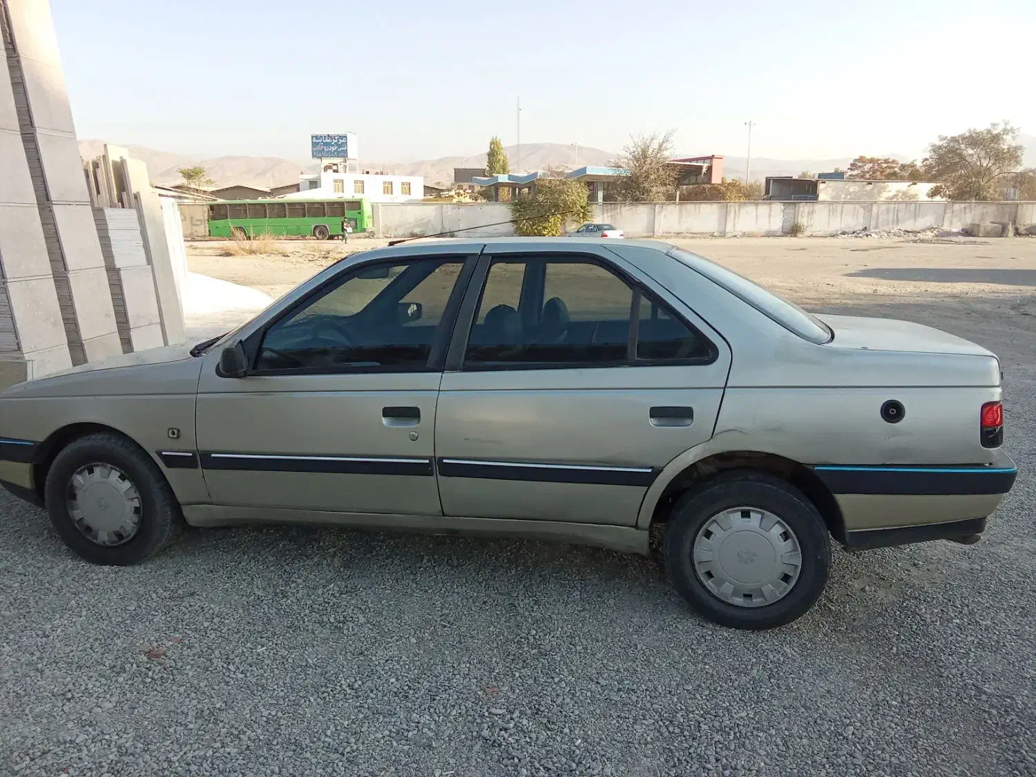 پژو 405 فروشی 405 مدل 84|خودرو سواری و وانت|چهارباغ, |دیوار