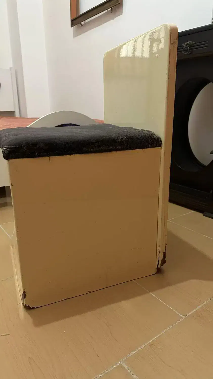 فروش صندلی سفید مینی مال شیک مناسب میز آرایش منزل|صندلی و نیمکت|قشم, |دیوار