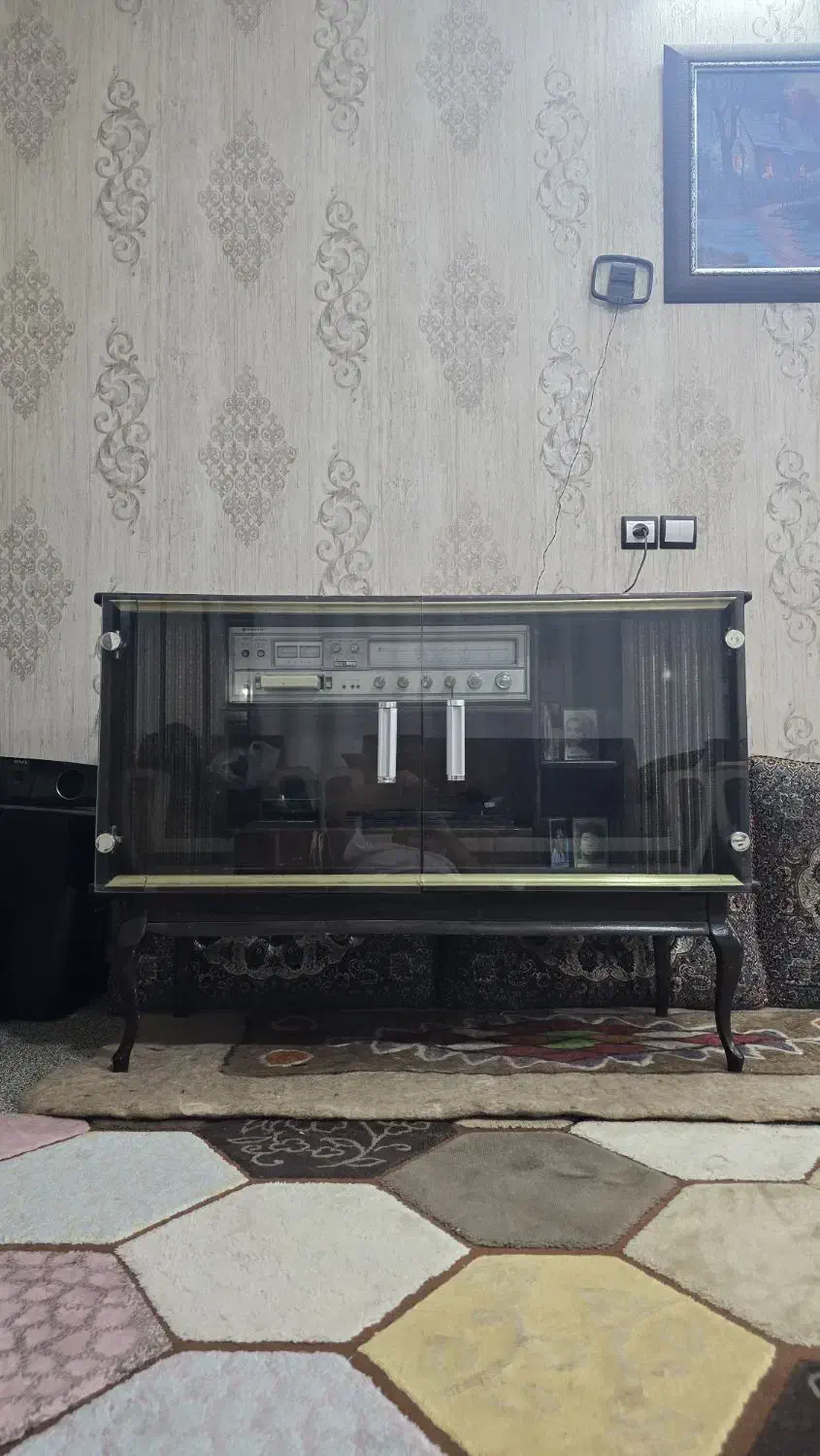 گرامافون . گرام .کاست.رادیو|کلکسیون اشیاء عتیقه|مهریز, |دیوار