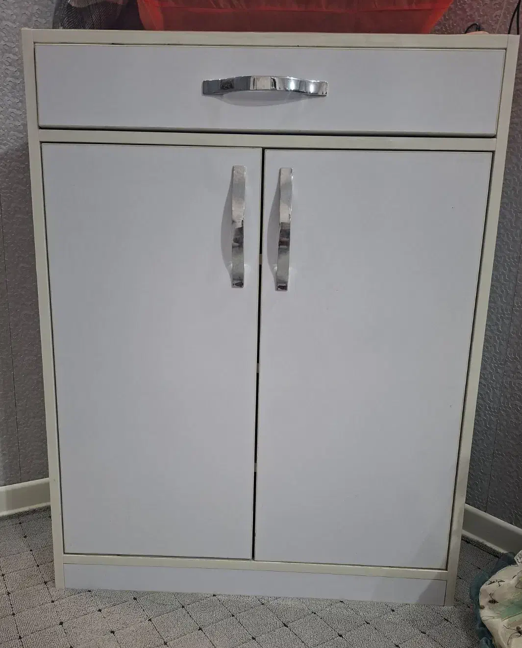 جاکفشی|جاکفشی، کمد، دراور|پیر بکران, |دیوار