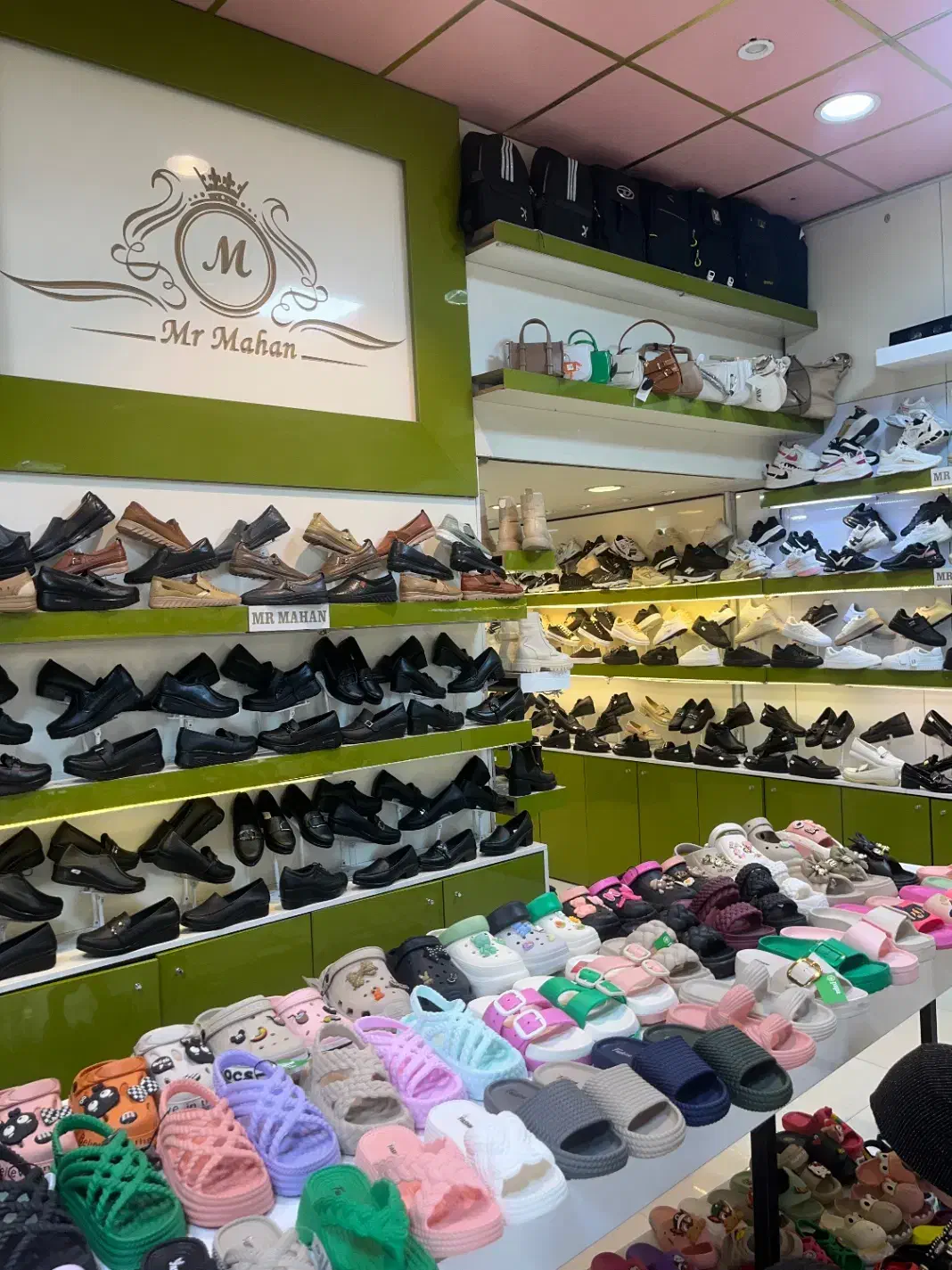 به فروشنده و انباردار خانم یا اقا|استخدام بازاریابی و فروش|قم, نیروگاه|دیوار