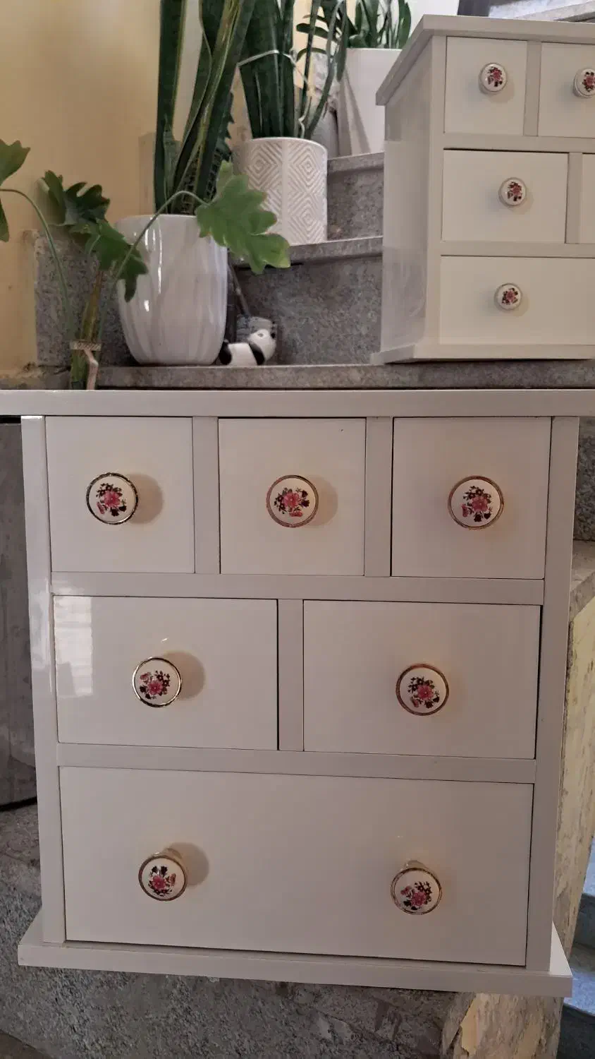 جاقاشقی|آبچکان و نظمدهنده ظروف|مشهد, خواجه ربیع|دیوار