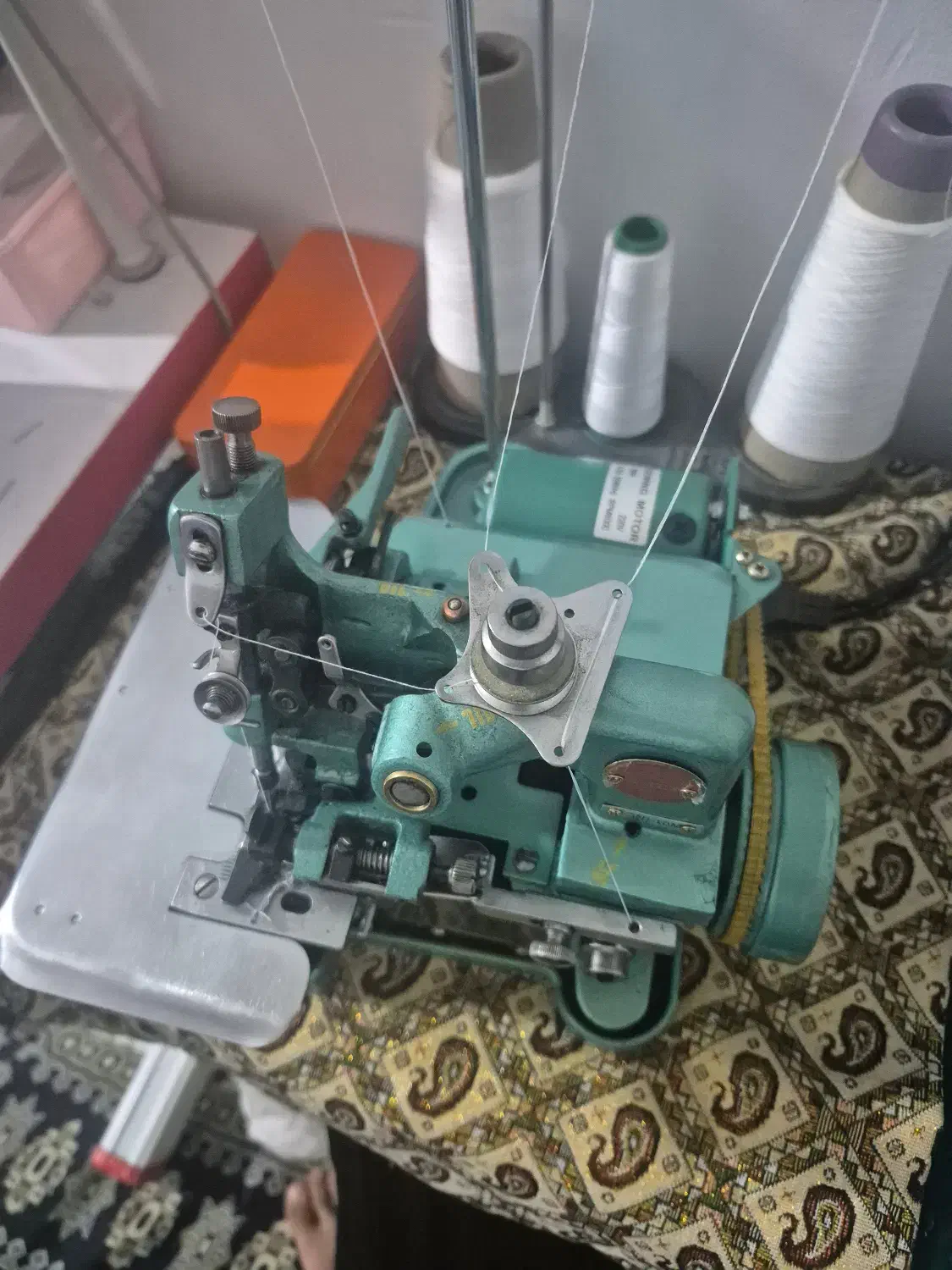 سردوز|چرخ خیاطی و ریسندگی|سیرجان, |دیوار