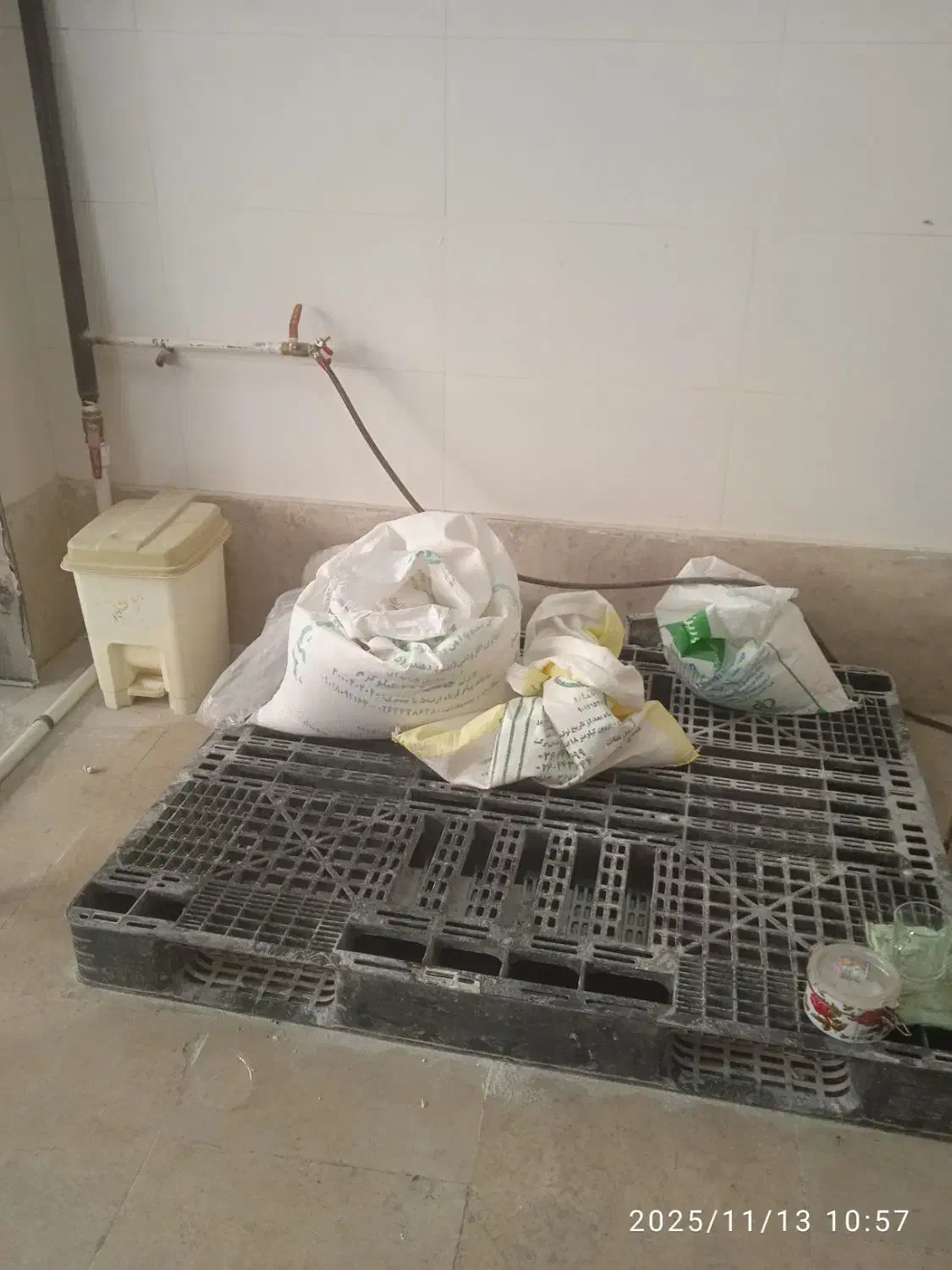 پالت پلاستیکی و سبد و استند|فروشگاه و مغازه|هشتگرد, شهرک فرهنگیان|دیوار