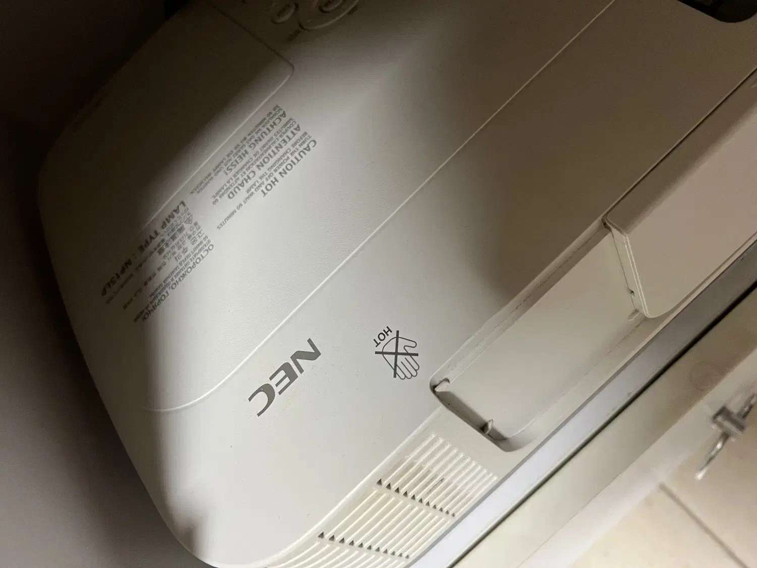 فروش یک دستگاه پروژکتور و یک دستگاه دیجیتال نو|تلویزیون و پروژکتور|کرج, مهرویلا جنوبی|دیوار