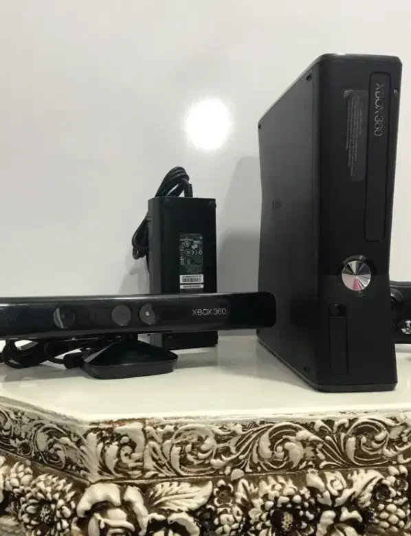 (2 دسته+بازی) Xbox Slim E + KINEKT|کنسول، بازی ویدئویی و آنلاین|امیدیه, |دیوار
