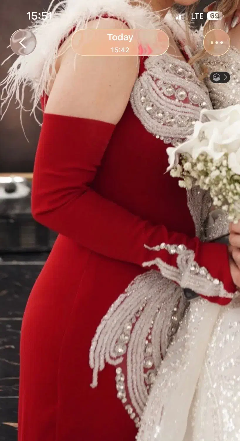 لباس مجلسی|لباس|رشت, پیرسرا|دیوار