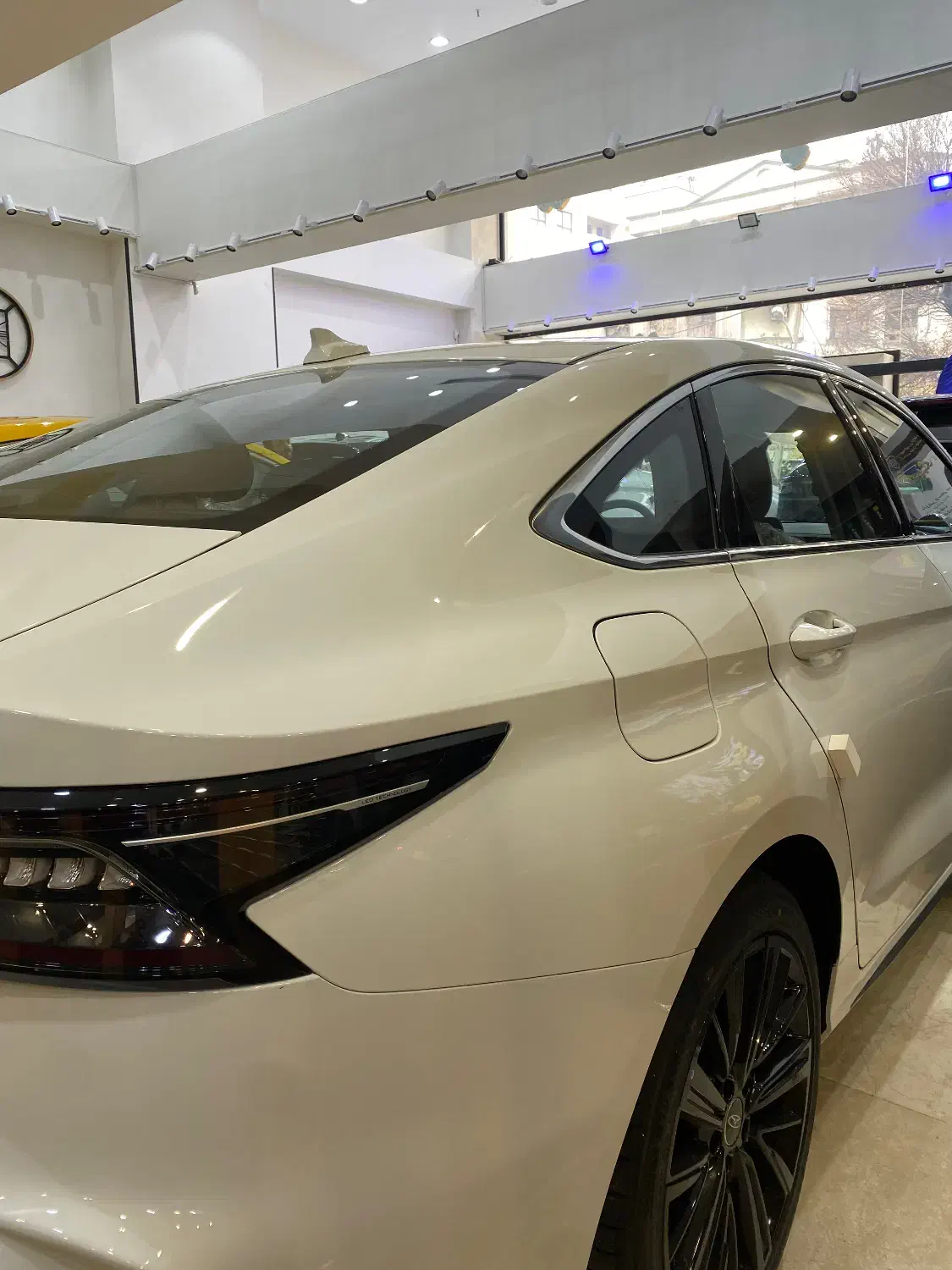 اریزو۸/مدل ۴۰۴/نقد و اقساط|خودرو سواری و وانت|تهران, میرداماد|دیوار