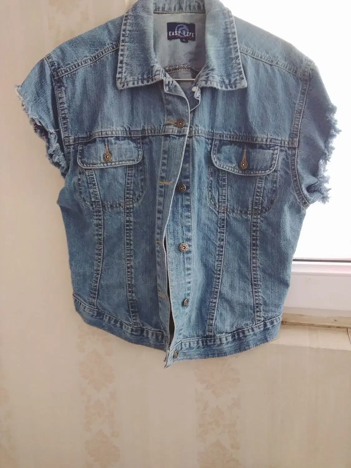 مقداری لباس|لباس|خرم‌آباد, |دیوار