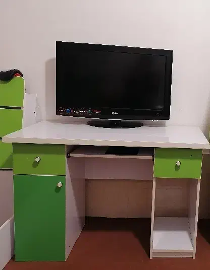 ست تخت وکمد نوجوان ام دی اف|تخت و سرویس خواب|شیراز, گویم|دیوار