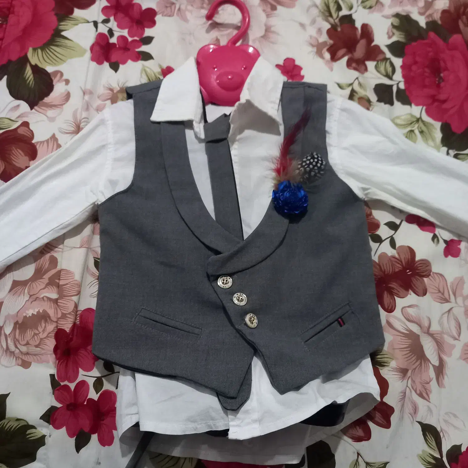 لباس مجلسی جلیقه وشلوار پسرانه فوری فوری|کفش و لباس بچه|بروجرد, |دیوار