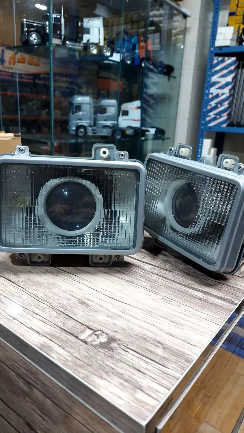 چراغ پرژکتور افرودی(آفرودی  سنگین  کلاسیک )|قطعات یدکی و لوازم جانبی|چهاردانگه (تهران), |دیوار