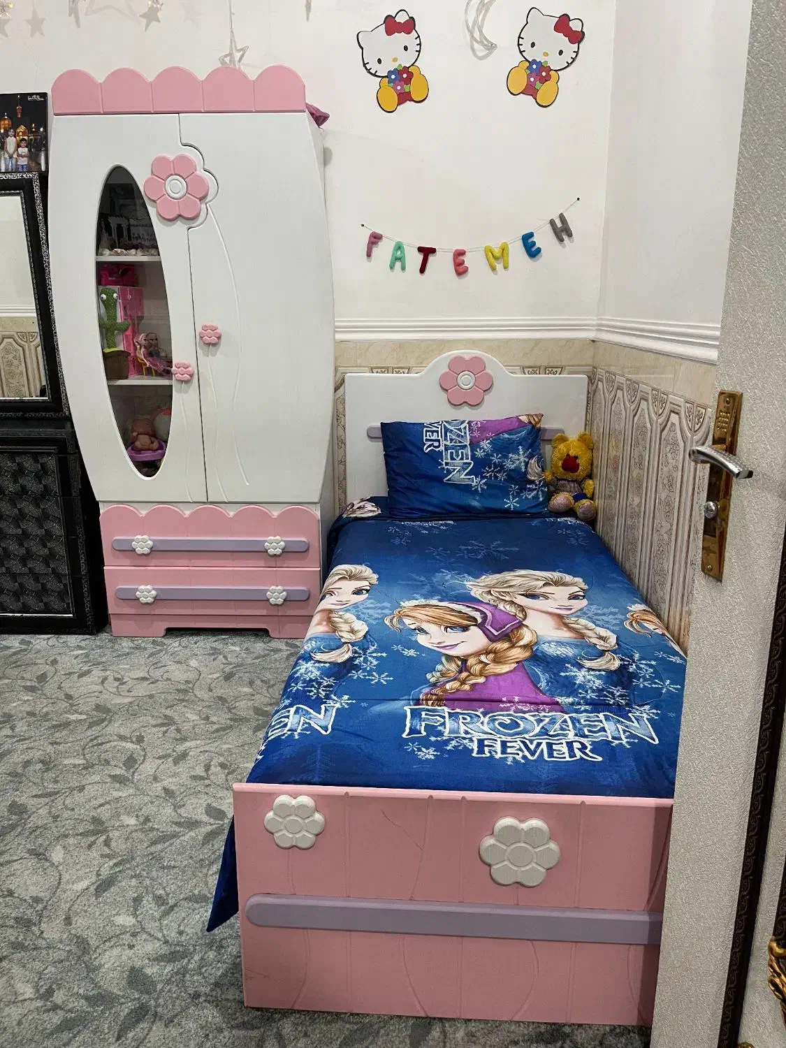 تخت خواب با کمد نوجوان در حد نو|تخت و سرویس خواب|باوی, |دیوار