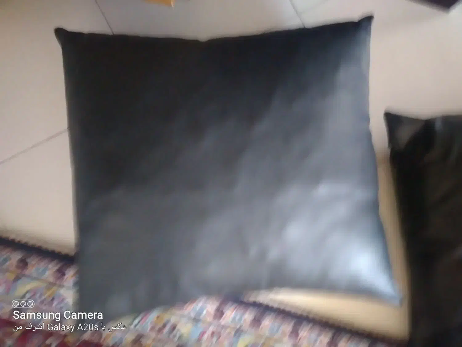 دوتا بالش چرمی ۶۰×۶۰شهرک گلستان|رختخواب، بالش، پتو|تهران, گلستان (شهرک راه آهن)|دیوار