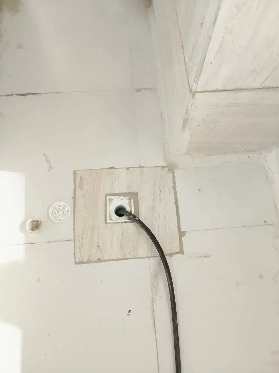 نشت یابی رفع نم، رطوبت، چکه دستگاه نقطه زن|خدمات پیشه و مهارت|خرم‌آباد, |دیوار