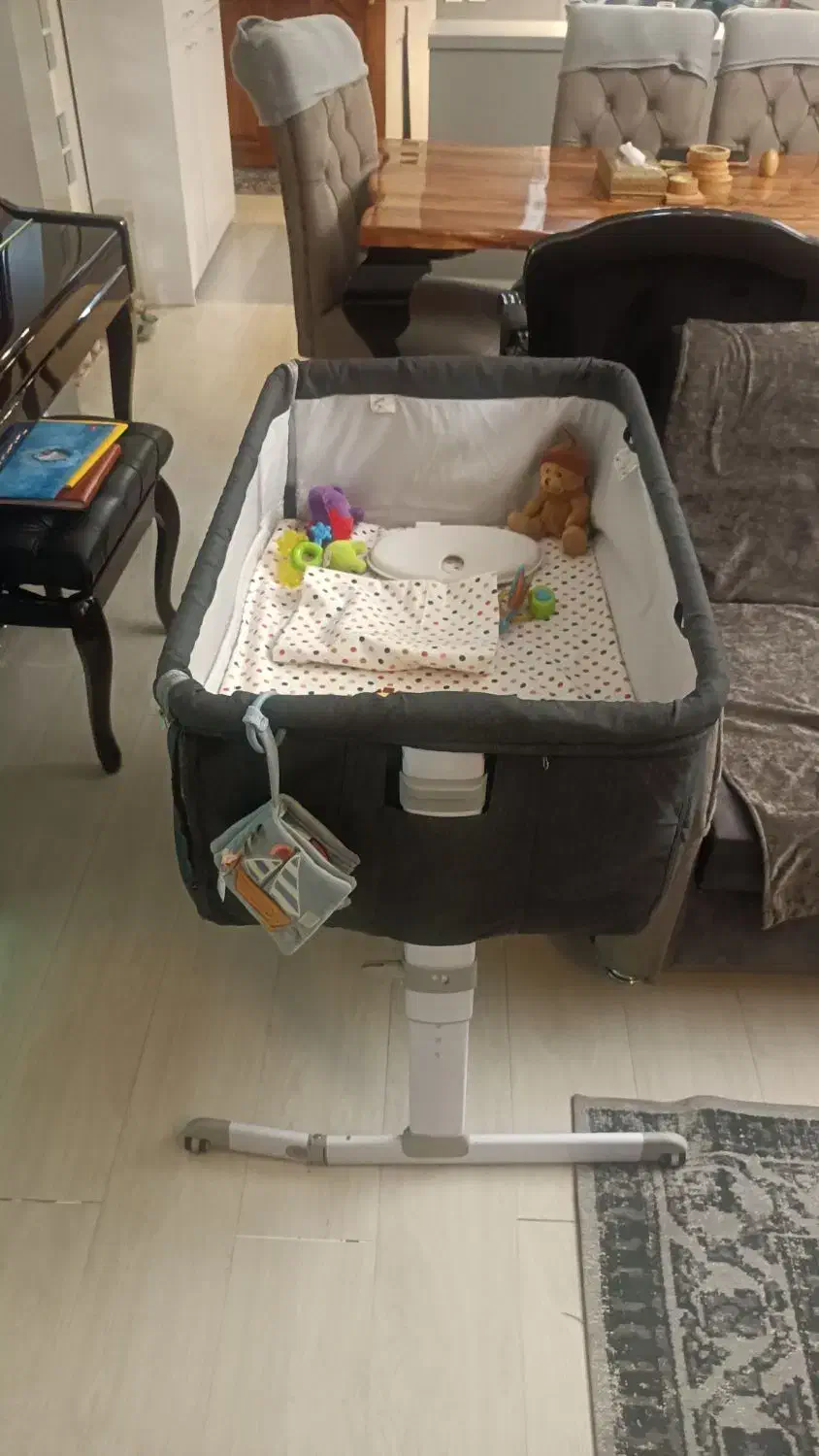 تخت کنار تخت ویرا دلیجان همراه لوازم نوزادی|اسباب و اثاث بچه|تهران, ونک|دیوار