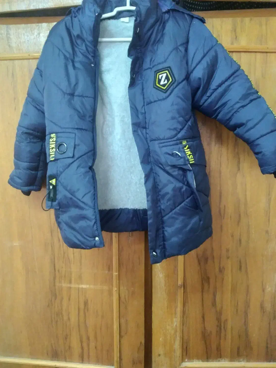 کاپشن‌پسرانه‌سن‌۹،۱۰‌سال‌|کفش و لباس بچه|رشت, دروازه لاکان|دیوار