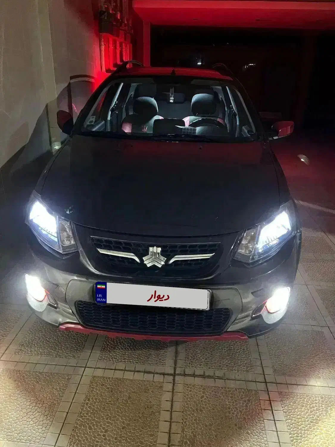 کوییک آر ۱۴۰۰ بی رنگ با دوربین و مانیتور|خودرو سواری و وانت|لاهیجان, شیشه گران|دیوار