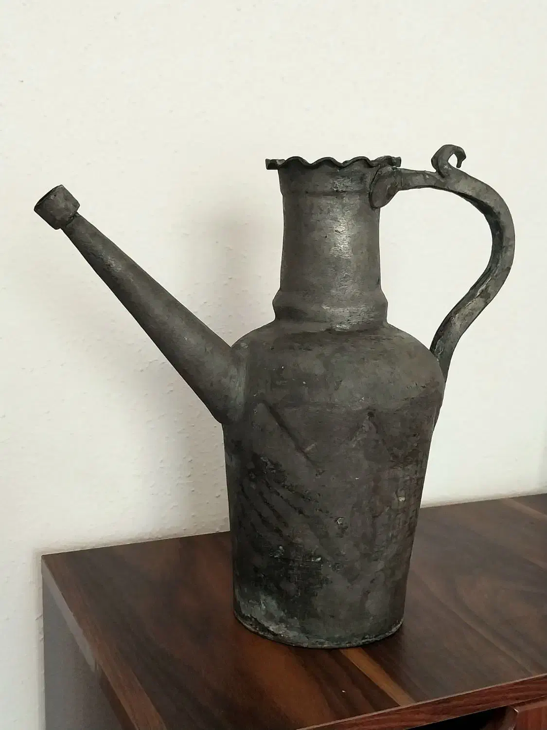 عتیقه مسی ، پارچ و آفتابه|کلکسیون اشیاء عتیقه|رشت, چله خانه|دیوار