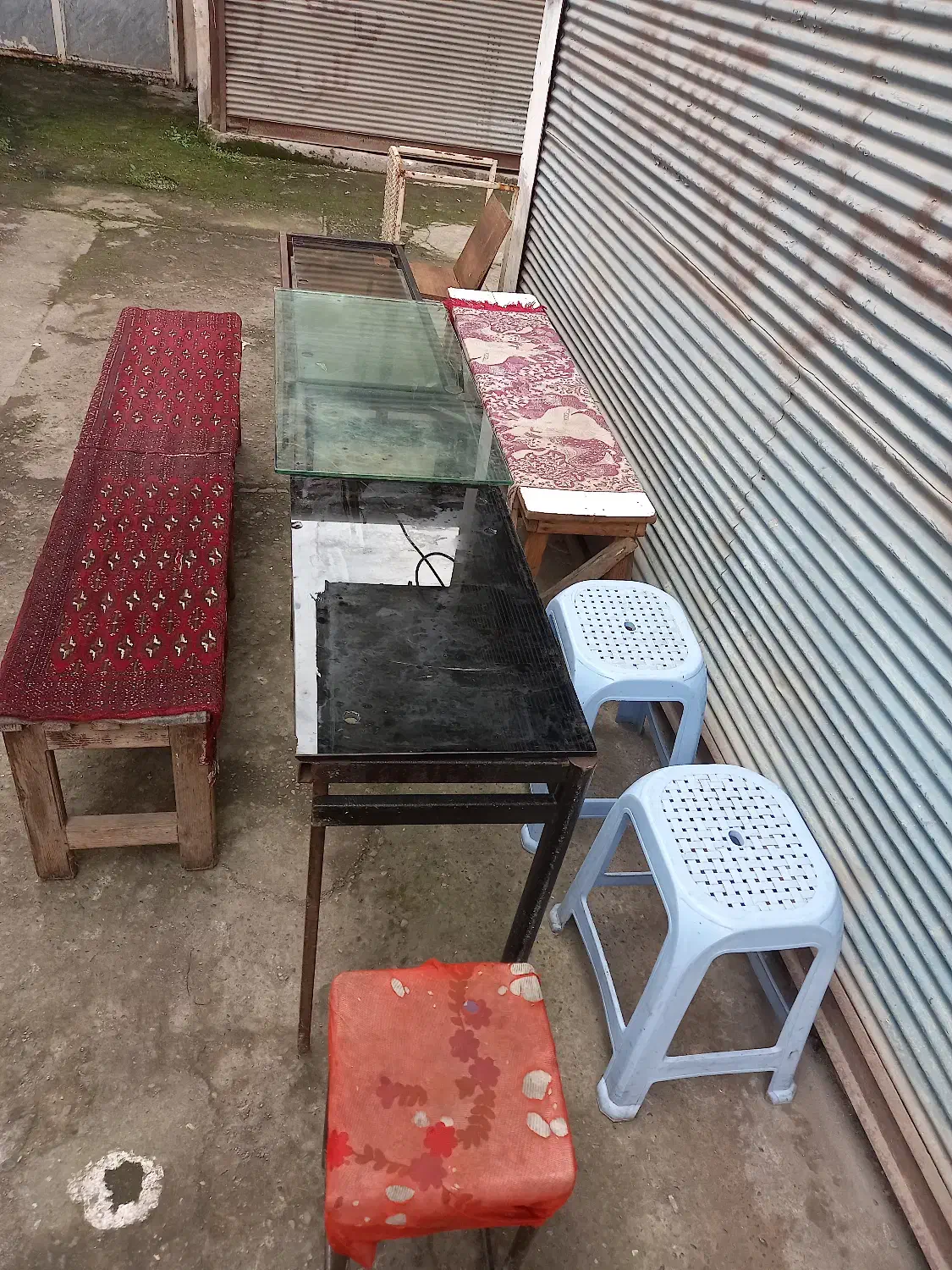 میز و نیمکت|صندلی و نیمکت|لاهیجان, کوی آزادگان|دیوار