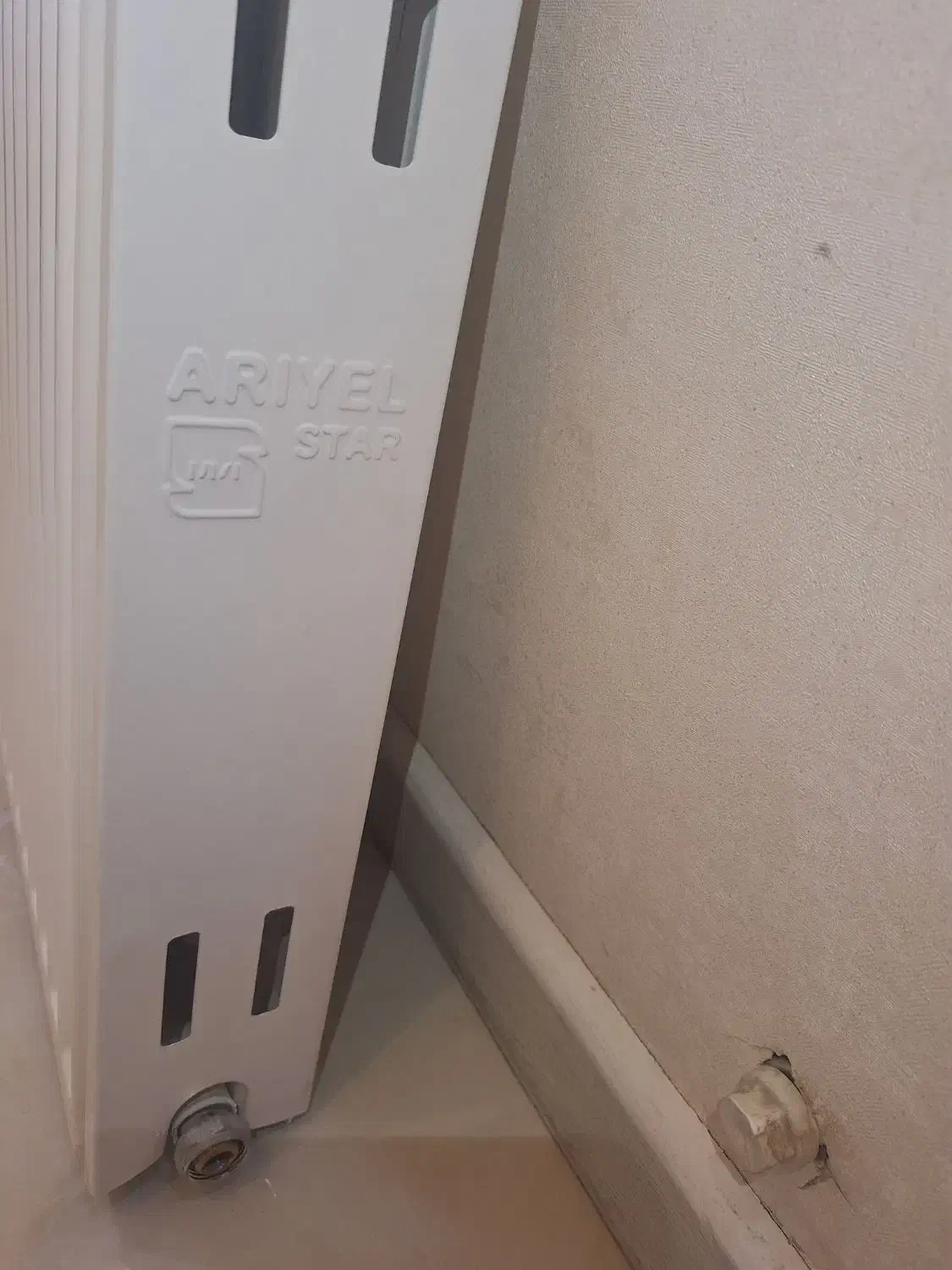 یک عدد رادیاتور پنلی ۱۲۰ سانت نو|آبگرمکن، پکیج، شوفاژ|مشهد, تربیت (صدف)|دیوار