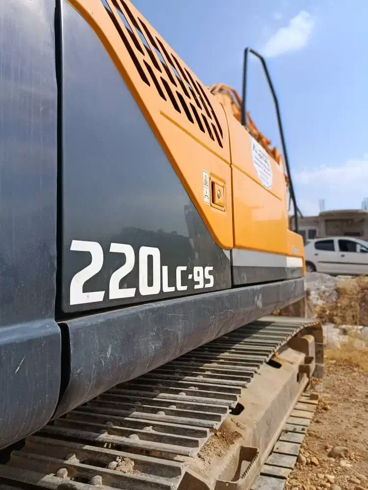 فروش بیل مکانیکی هیوندا 220 مدل 2017 خط 9|خودرو سنگین|یاسوج, |دیوار