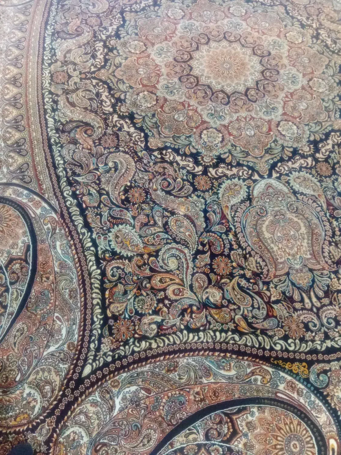 میدان‌بهاران|فرش|قدس, شهر‌قدس|دیوار