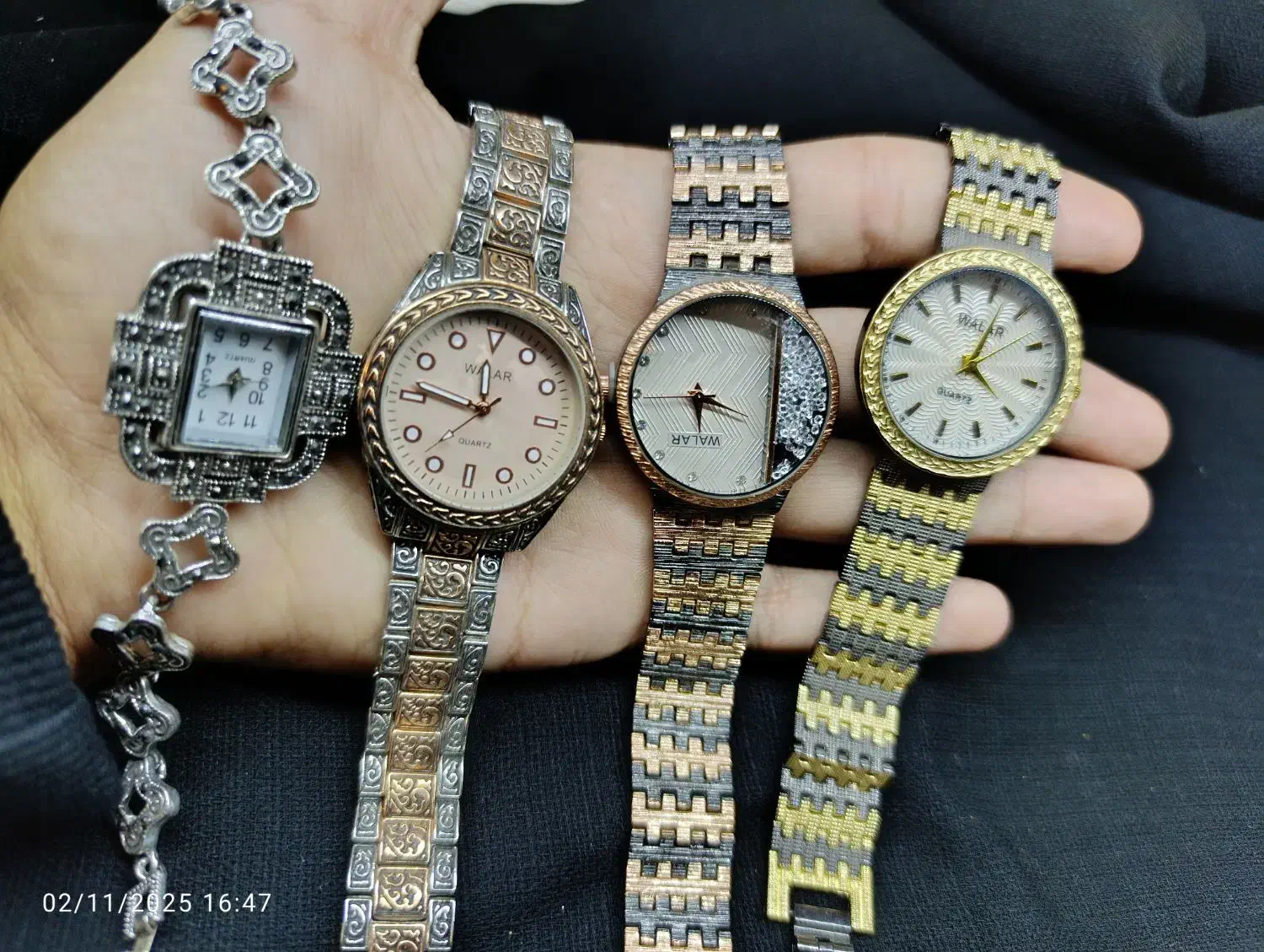 ۴ عدد ساعت بسیار زیبا با قیمتی مفت|ساعت|بم, |دیوار