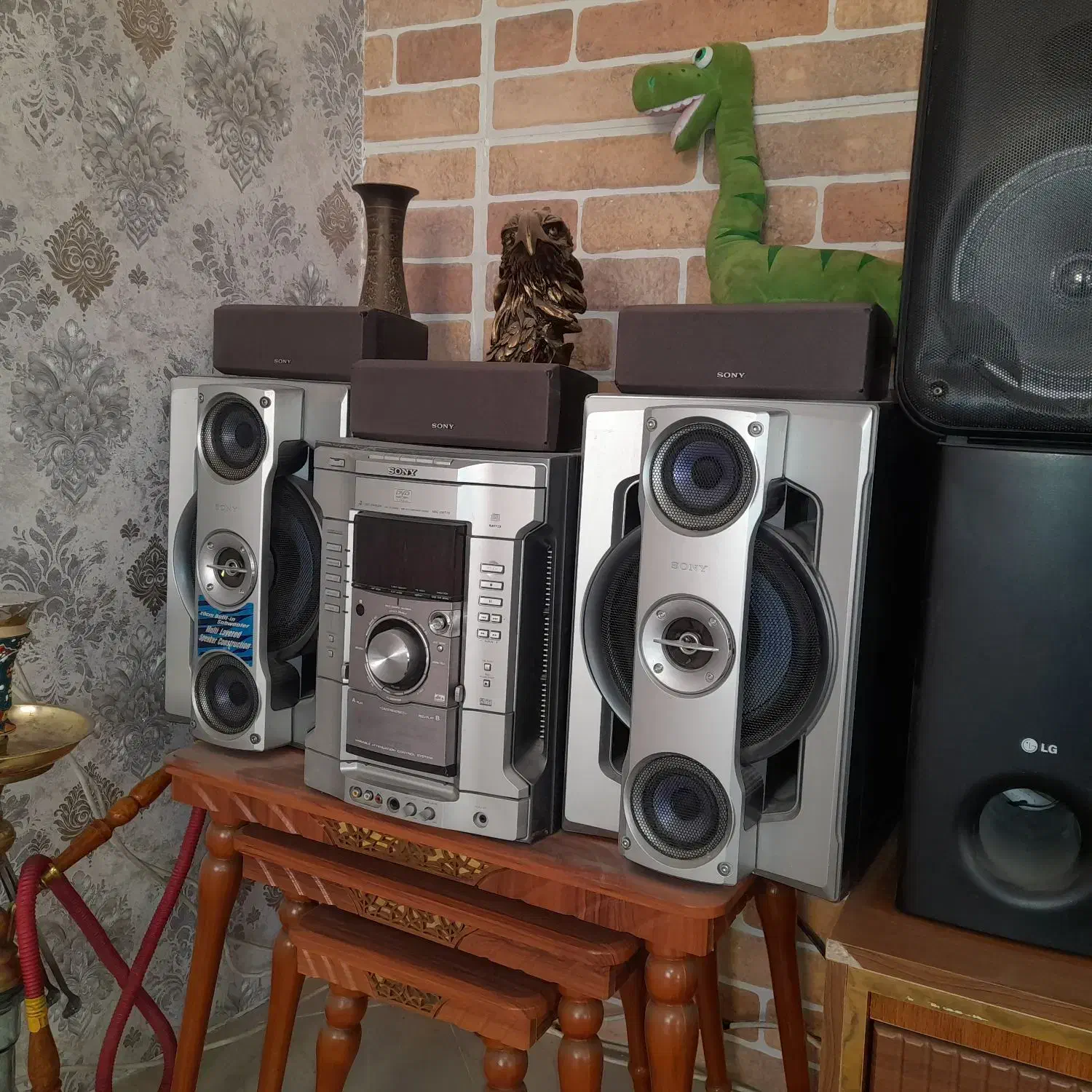 ضبط سونی با دو عدد ساب قوی و سه عدد باندکوچک|سیستم صوتی خانگی|فردیس, منظریه|دیوار