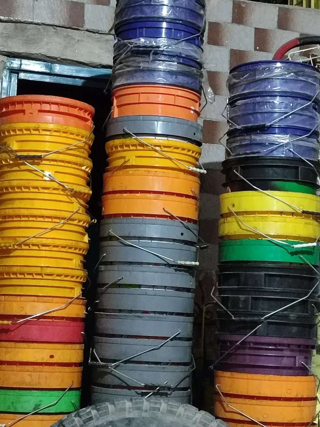 سطل در دار|ظروف نگهدارنده، پلاستیکی، یک‌بارمصرف|بناب, |دیوار