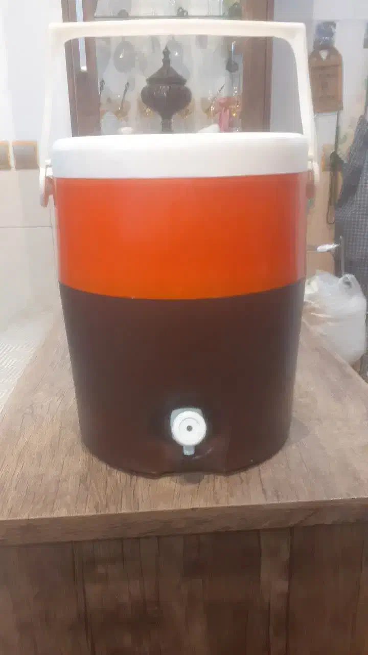 فلاکس اب قدیمی|ظروف نگهدارنده، پلاستیکی، یک‌بارمصرف|یزد, |دیوار