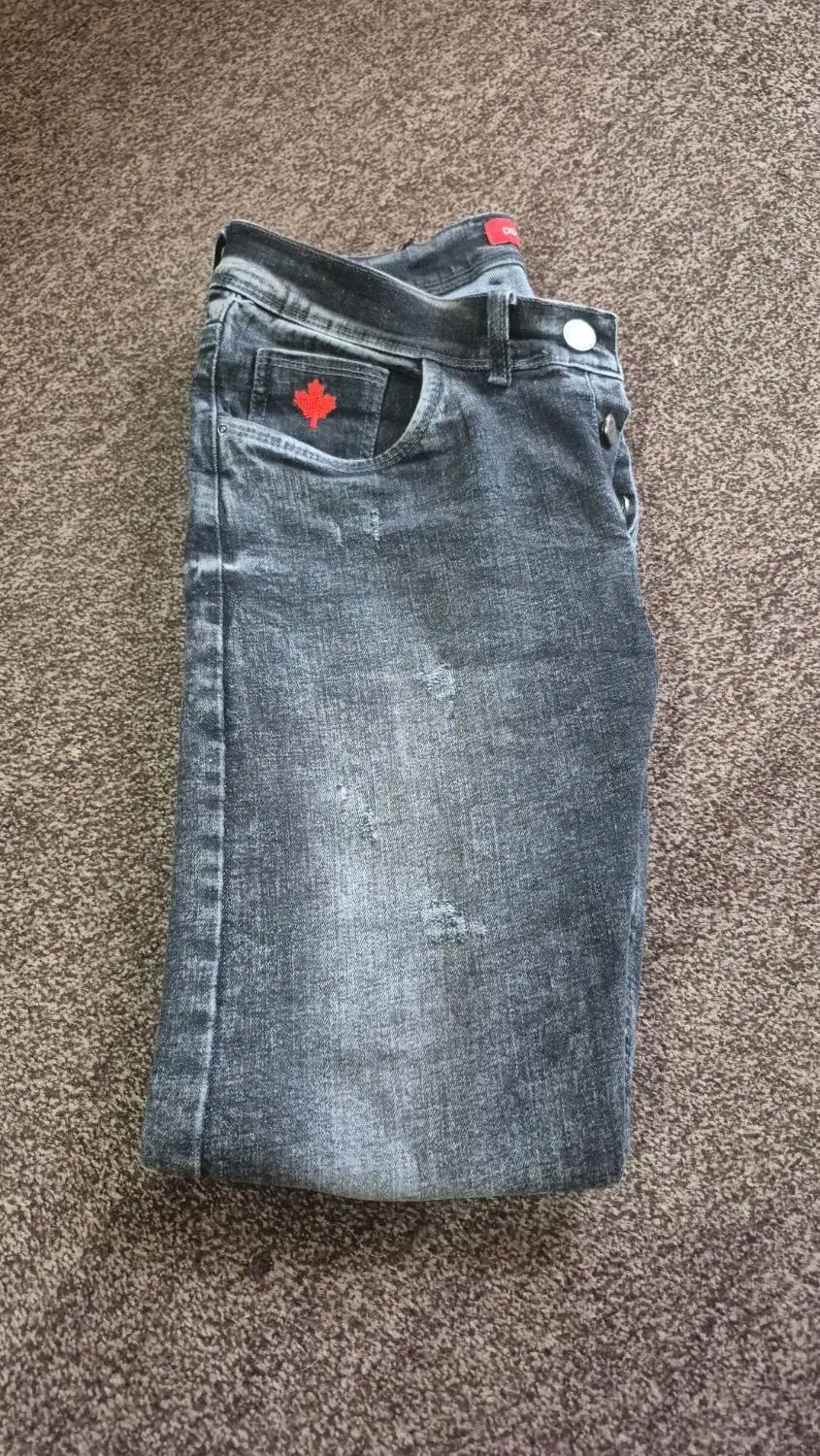 شلوار جین پسرونه در حدنو|لباس|شیراز, قلعه شاهزاده بیگم|دیوار