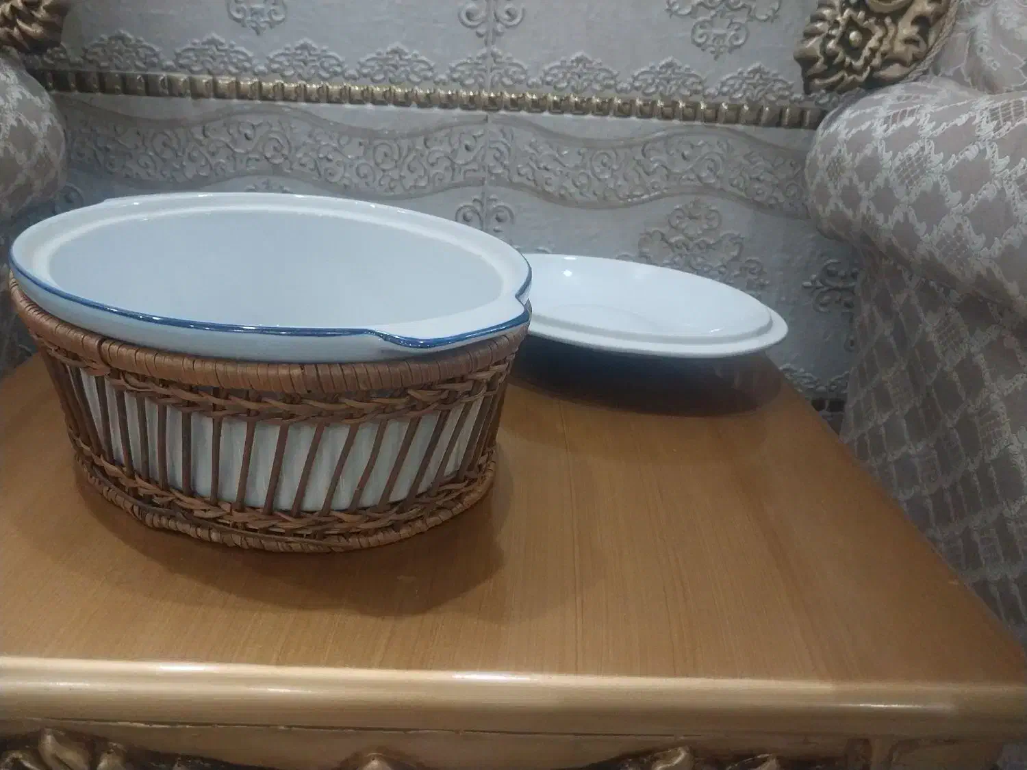 سوفله خوری چینی اصل،   ساخت سنگاپور|ظروف سرو و پذیرایی|شیراز, گل سرخ|دیوار