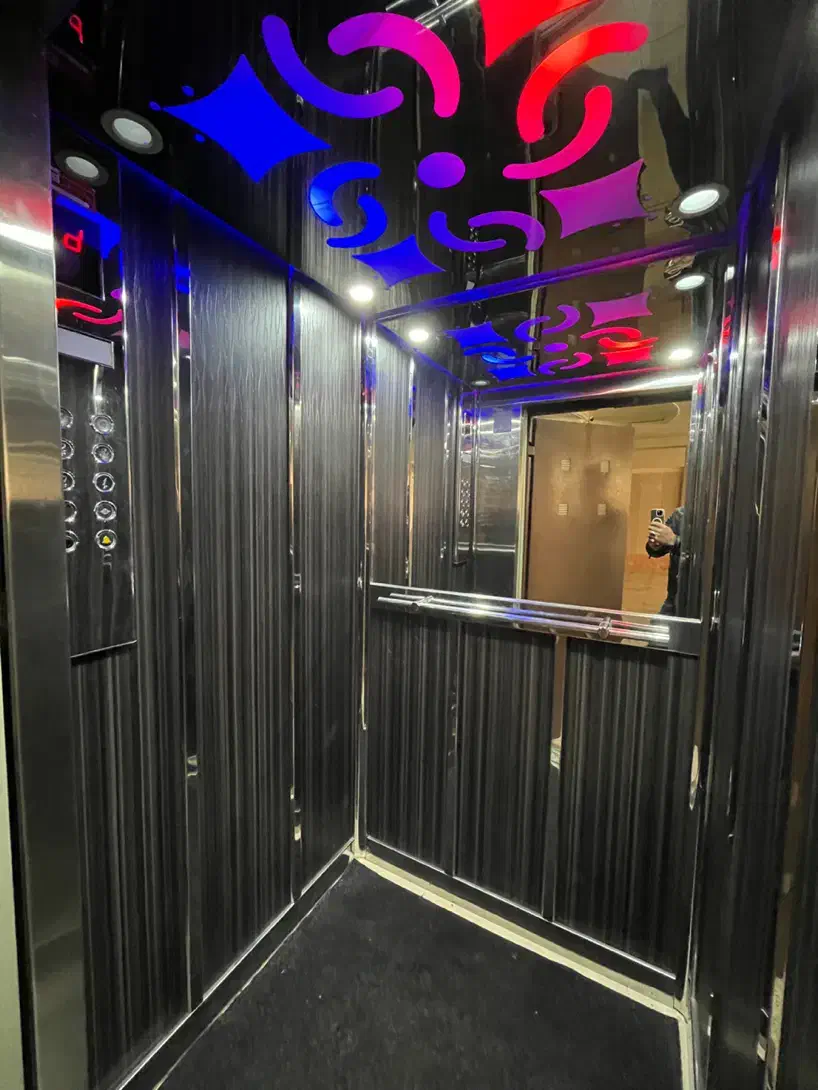 واحد شمالی با آسانسور بدون مالک