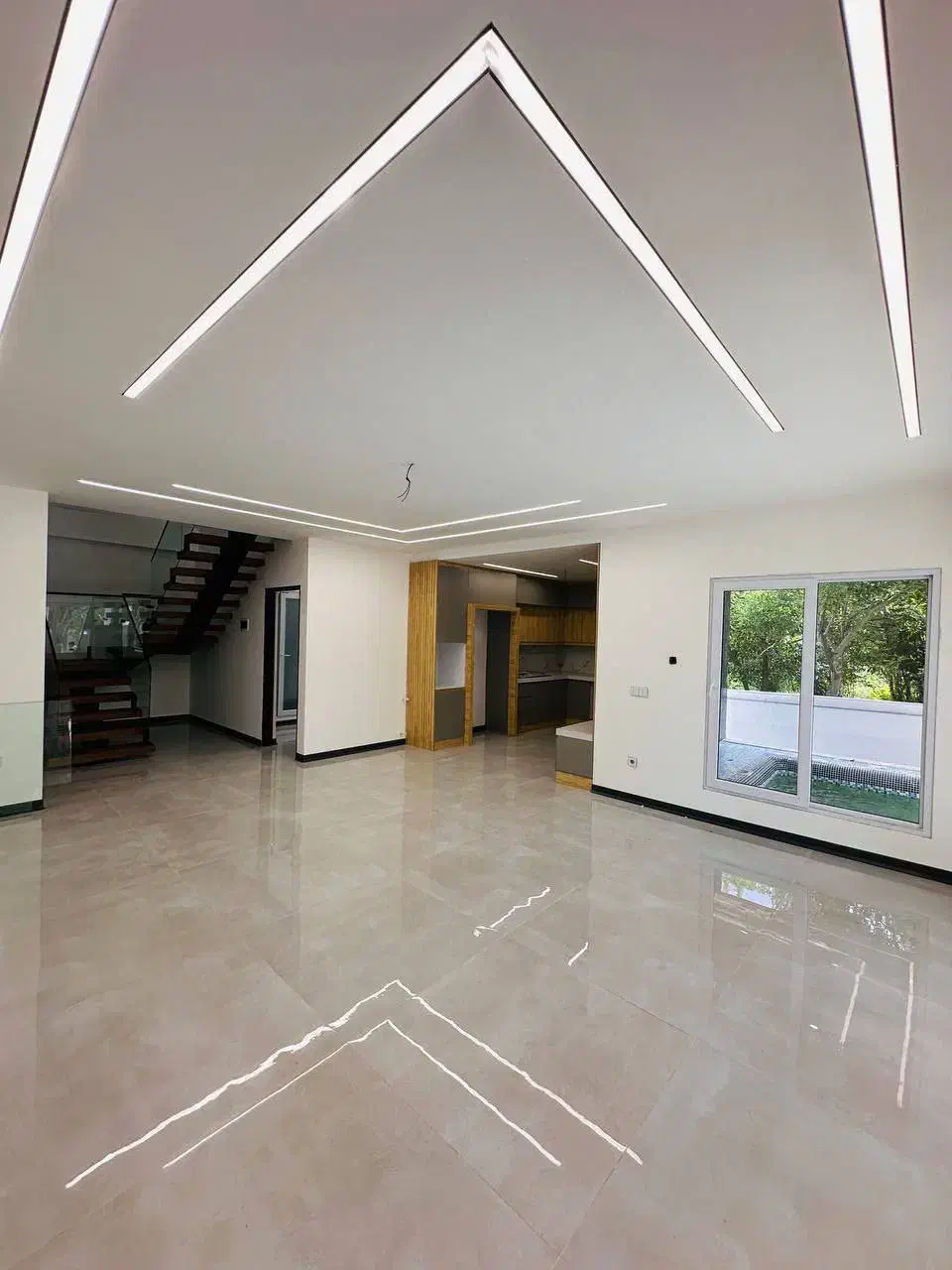 فروش فوری ویلا استخردار*قیمت مناسب*پلاک یک جنگل|فروش خانه و ویلا|چمستان, |دیوار