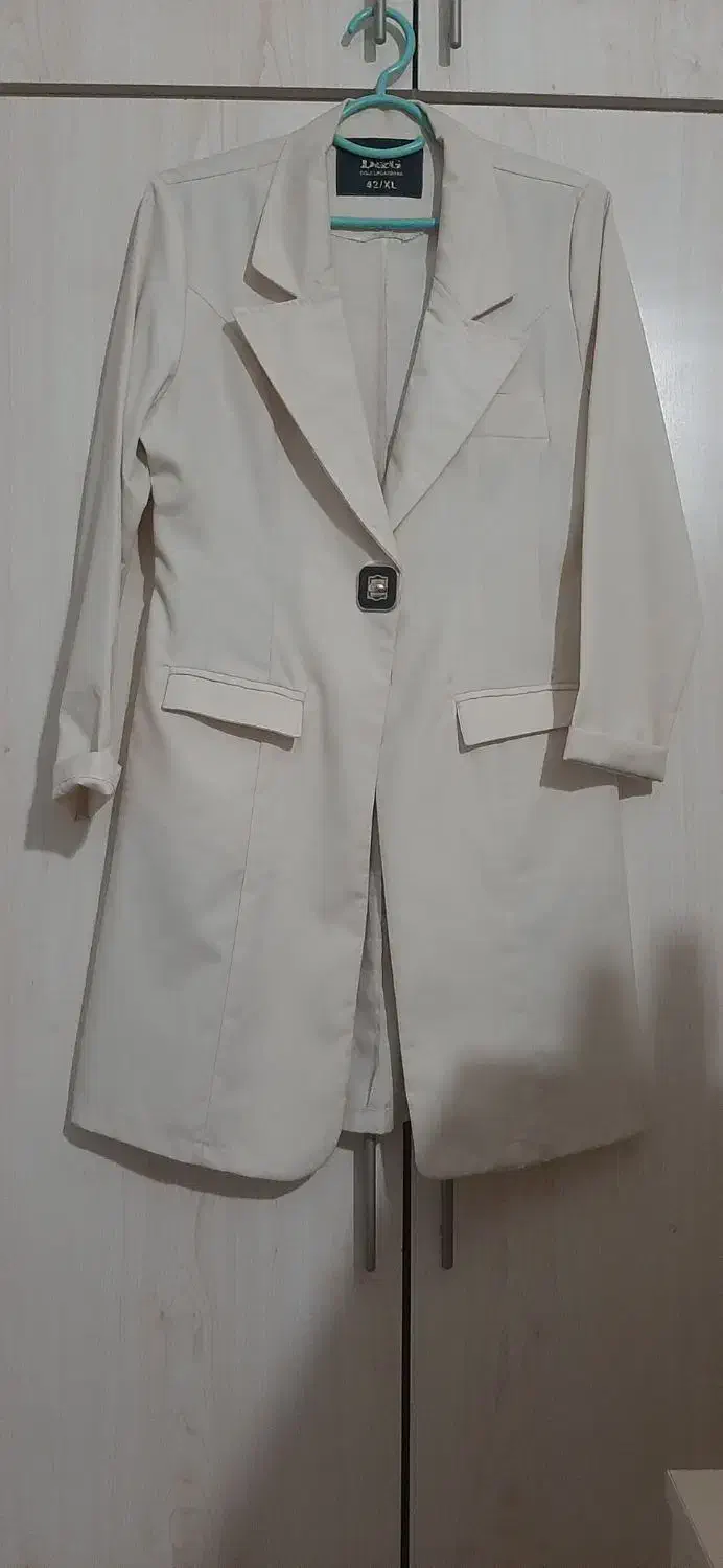 لباس زنانه و دخترانه|لباس|میانه, |دیوار