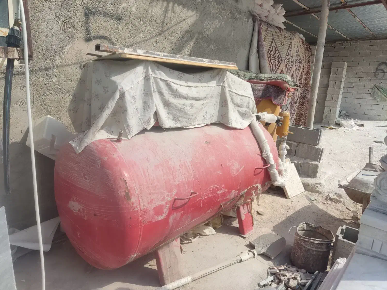 موتور باد و مخزن سندبلاست|ابزارآلات|خفر, |دیوار