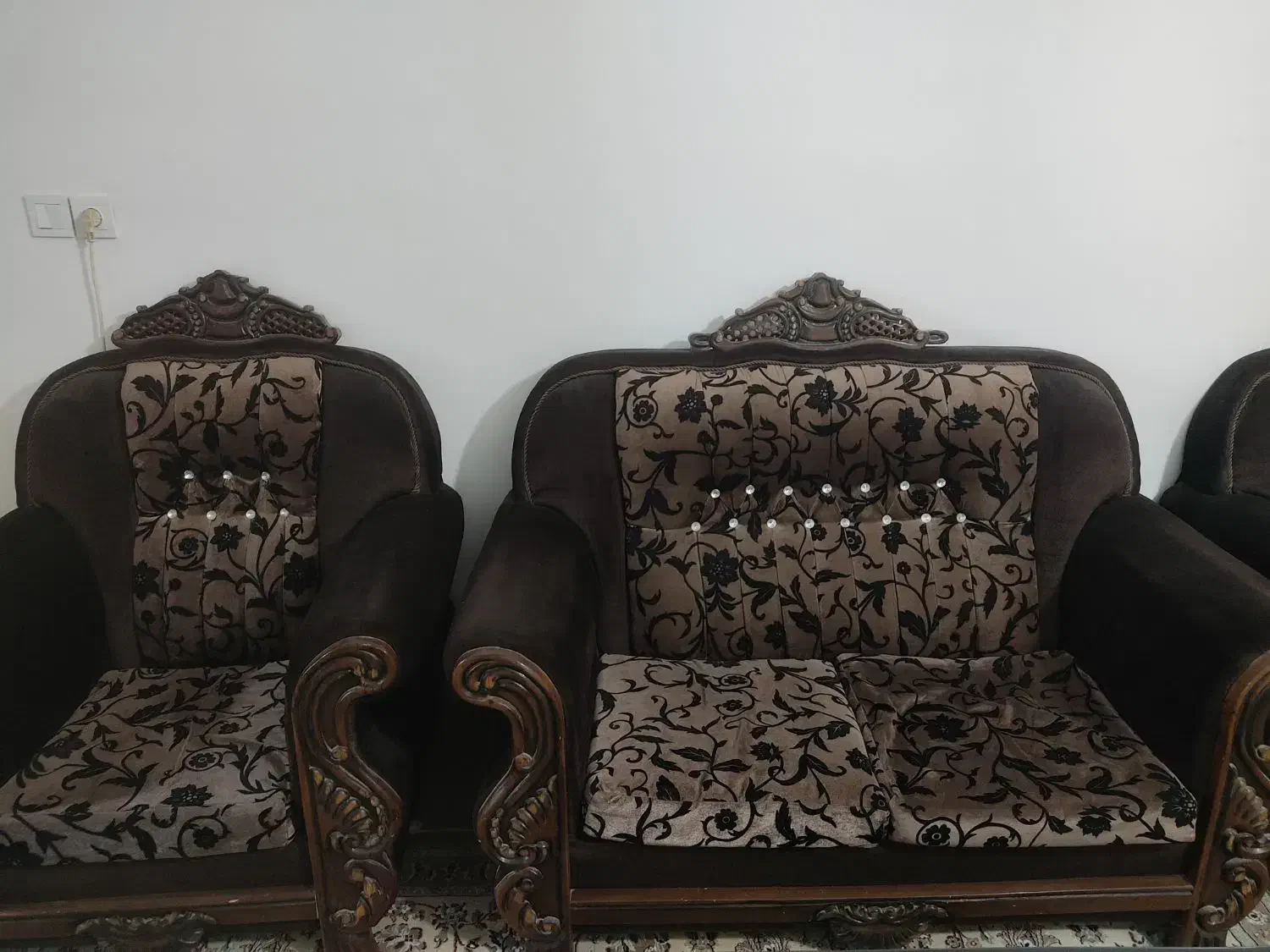 مبل تمیز راحت|مبلمان خانگی و میز عسلی|سبزوار, باهنر|دیوار