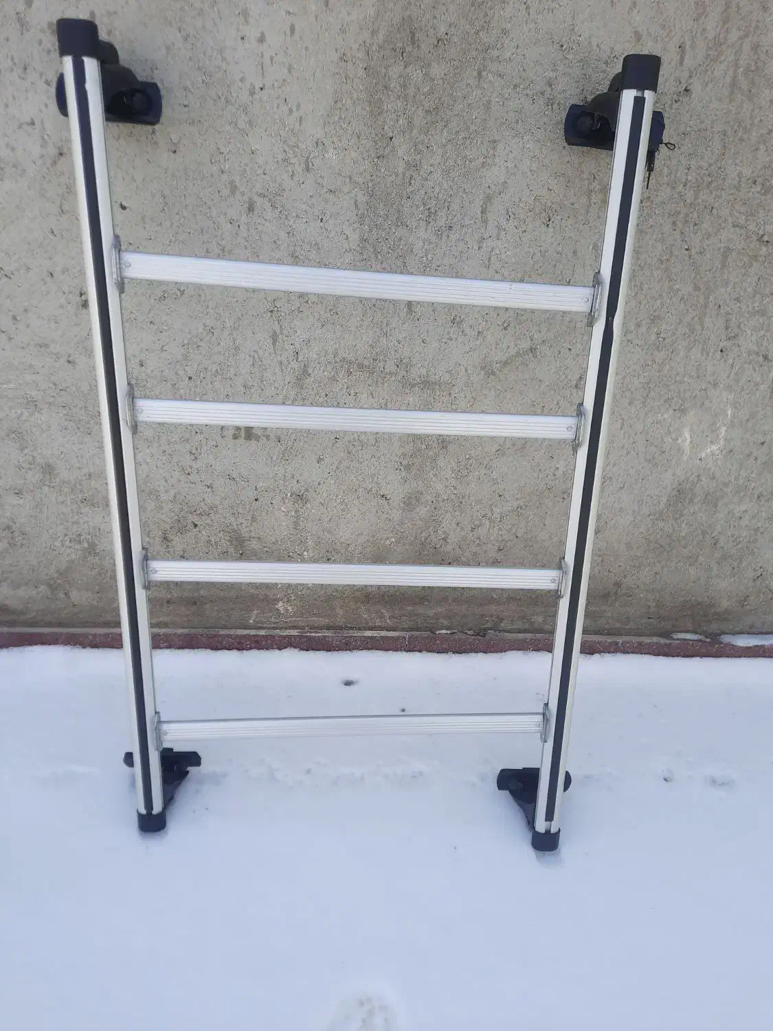 باربند|بندرخت و رخت‌آویز|بناب, |دیوار