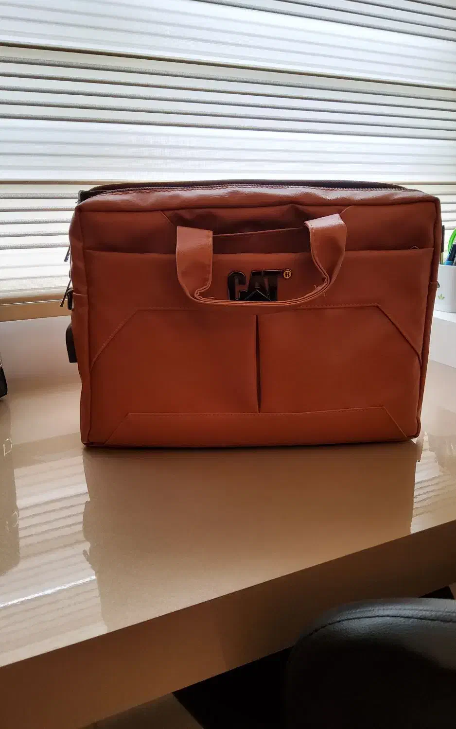 کیف چرمی گاوی|کیف، کفش، کمربند|رشت, سعدی (تختی)|دیوار