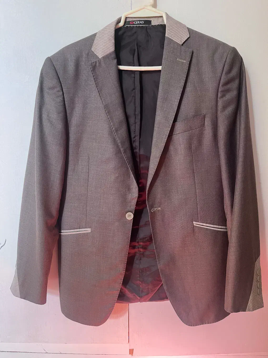 کت قهوه ای رنگ|لباس|فولادشهر, B7|دیوار