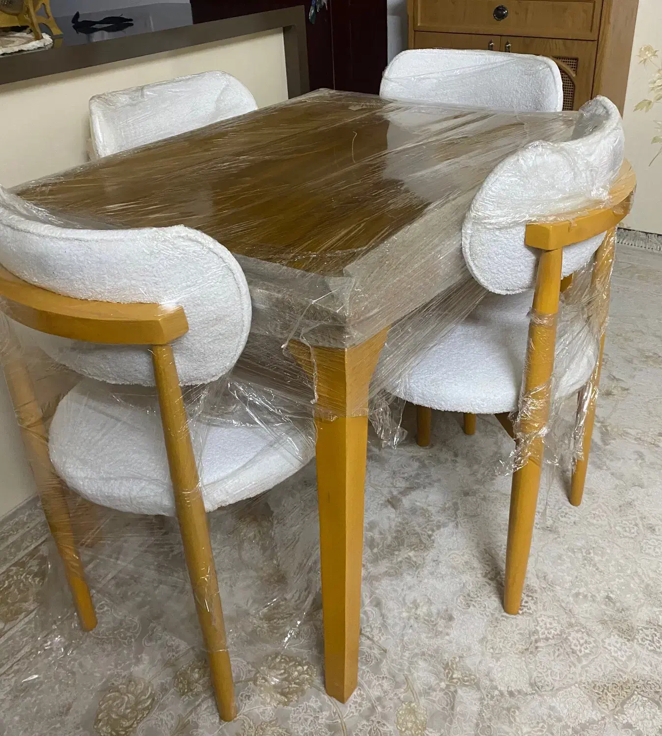 میز غذاخوری ۴ نفره آکبند با پارچه تدی|میز و صندلی غذاخوری|قوچان, |دیوار