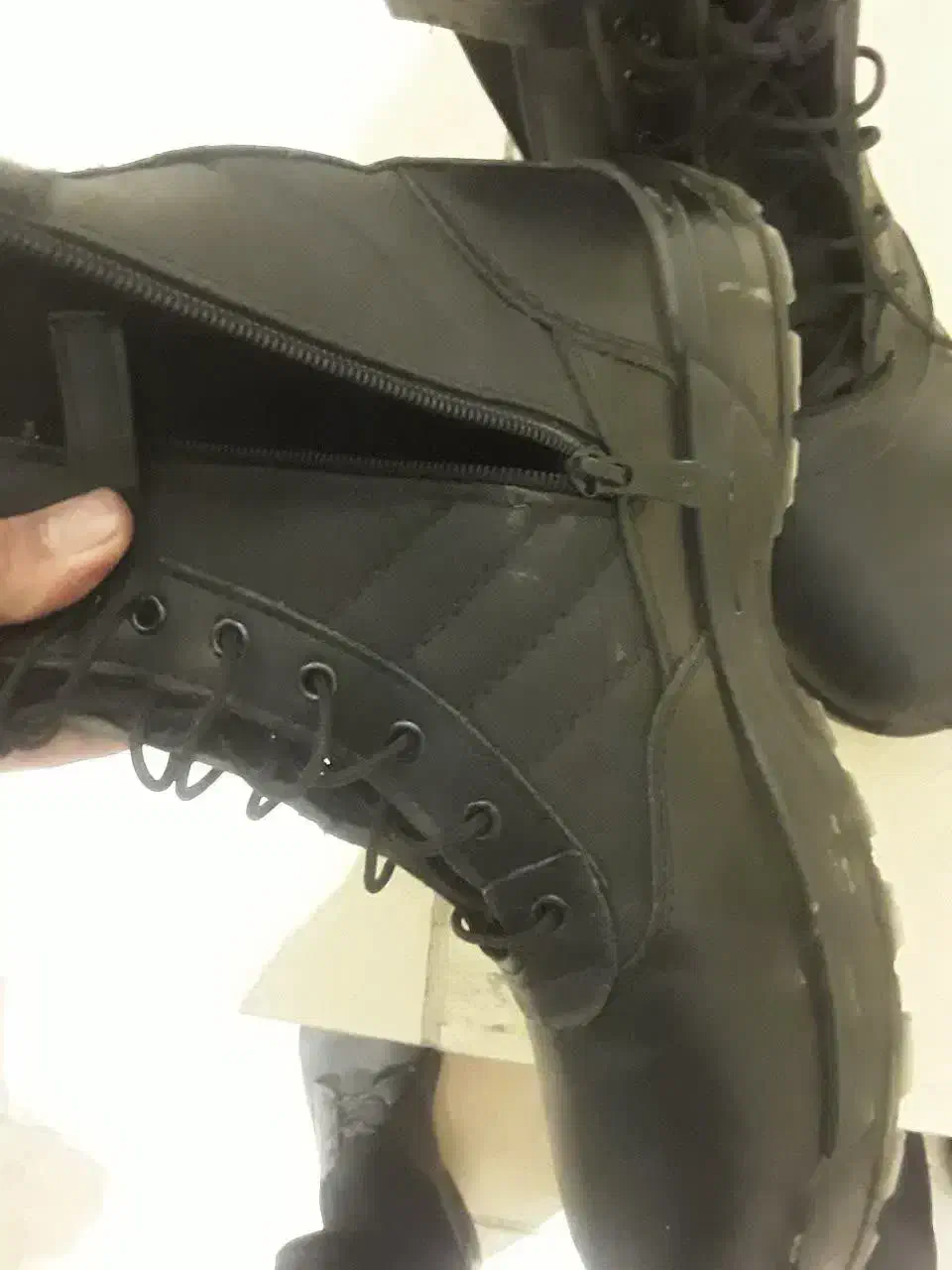 پوتین|کیف، کفش، کمربند|پاکدشت, پاکدشت (مامازند)|دیوار