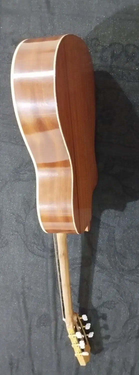 گیتاراسپانیایی مارک گیلمور|گیتار، بیس، امپلیفایر|دهلران, |دیوار